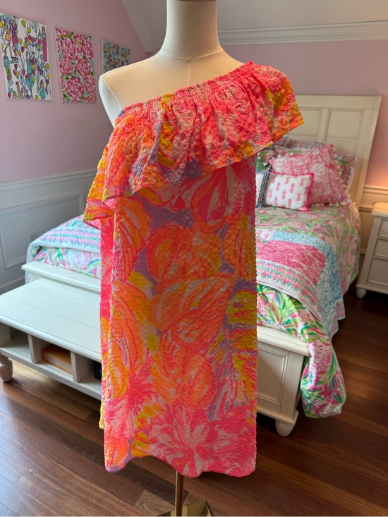 Lilly Pulitzer Dresses & Skirts - Lilly Pulitzer Pink Tropical Print One-Shoulder Dress